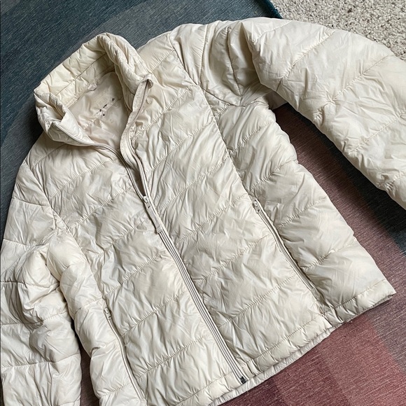 Abercrombie & Fitch Lightweight Cream White Packable Puffer Jacket - Picture 10 of 16